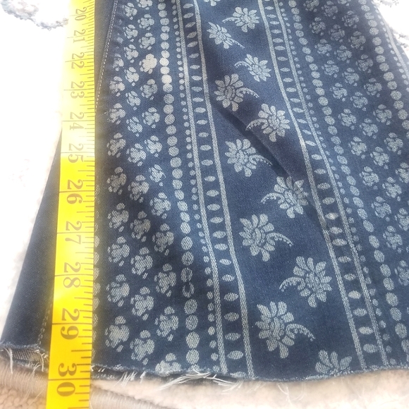 💎FREE PEOPLE 💎Rare, like new! size 28 Bali print festival raw hem flare jeans! - Picture 12 of 12